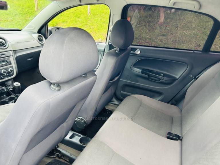 VOLKSWAGEN - VOYAGE - 2009/2010 - Preta - R$ 34.900,00