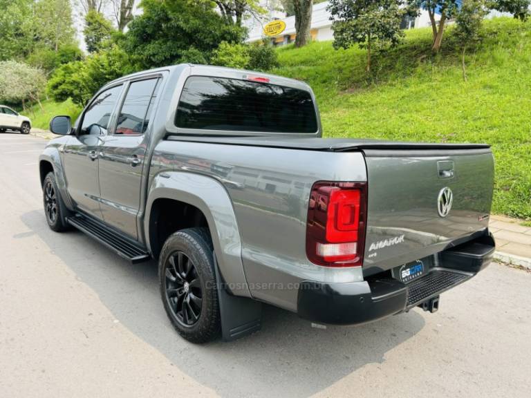 VOLKSWAGEN - AMAROK - 2021/2022 - Cinza - R$ 164.900,00