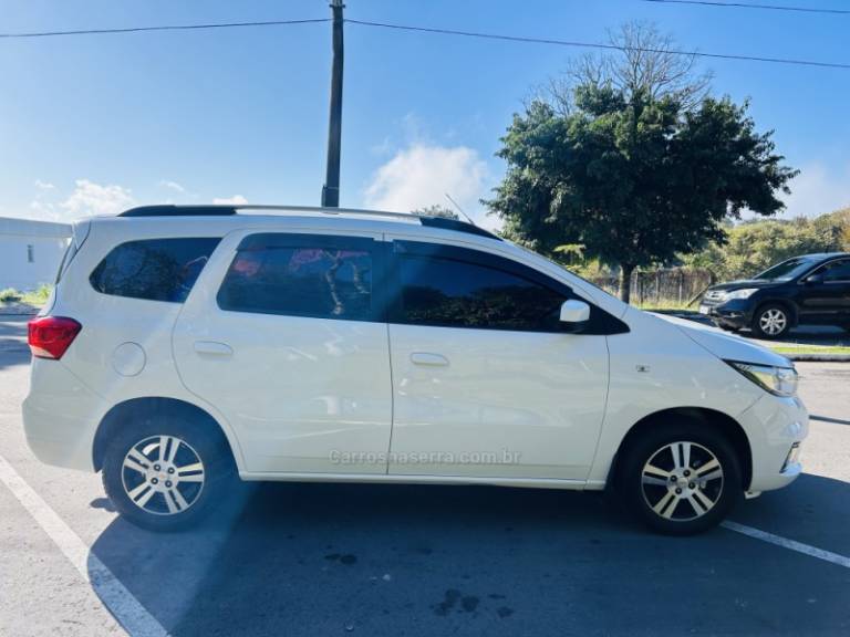 CHEVROLET - SPIN - 2019/2019 - Branca - R$ 69.900,00