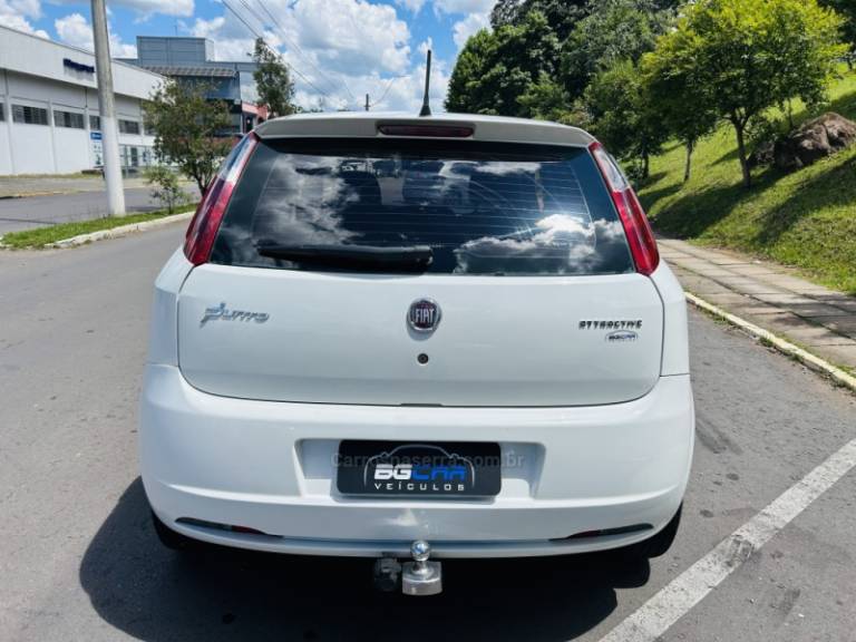 FIAT - PUNTO - 2010/2011 - Branca - R$ 33.900,00