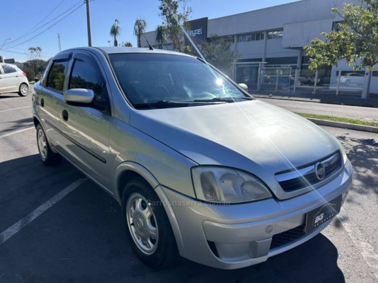 CHEVROLET - CORSA - 2008/2009 - Prata - R$ 29.900,00