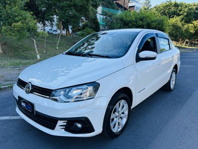 VOLKSWAGEN - VOYAGE - 2017/2018 - Branca - R$ 54.900,00