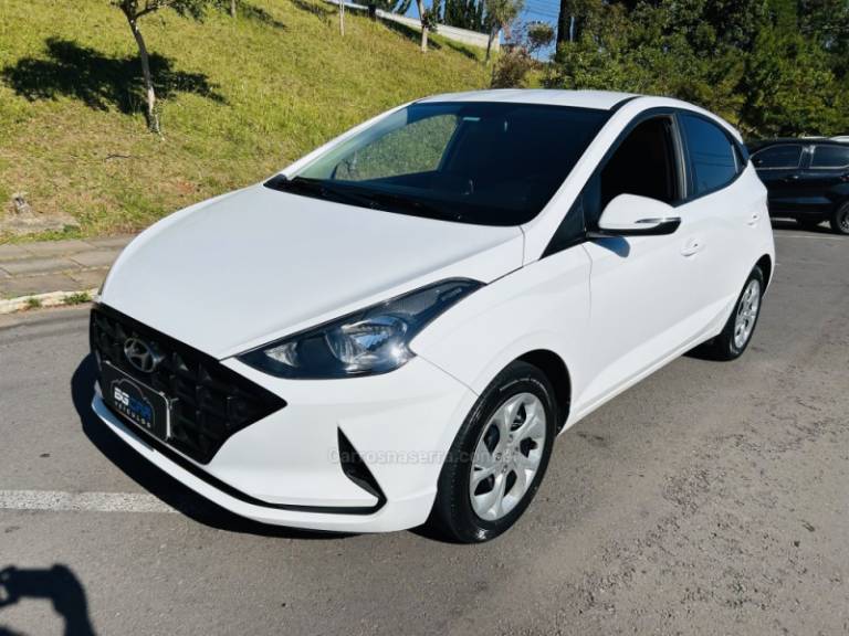 HYUNDAI - HB20 - 2021/2022 - Branca - R$ 67.900,00