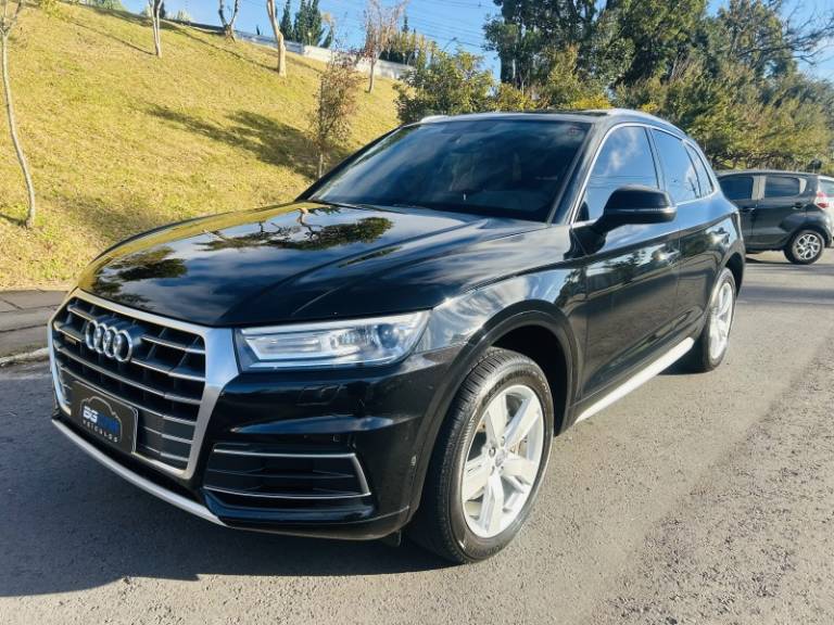 AUDI - Q5 - 2018/2018 - Preta - R$ 159.900,00