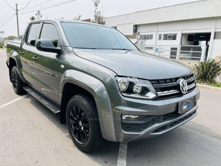 VOLKSWAGEN - AMAROK - 2021/2022 - Cinza - R$ 164.900,00