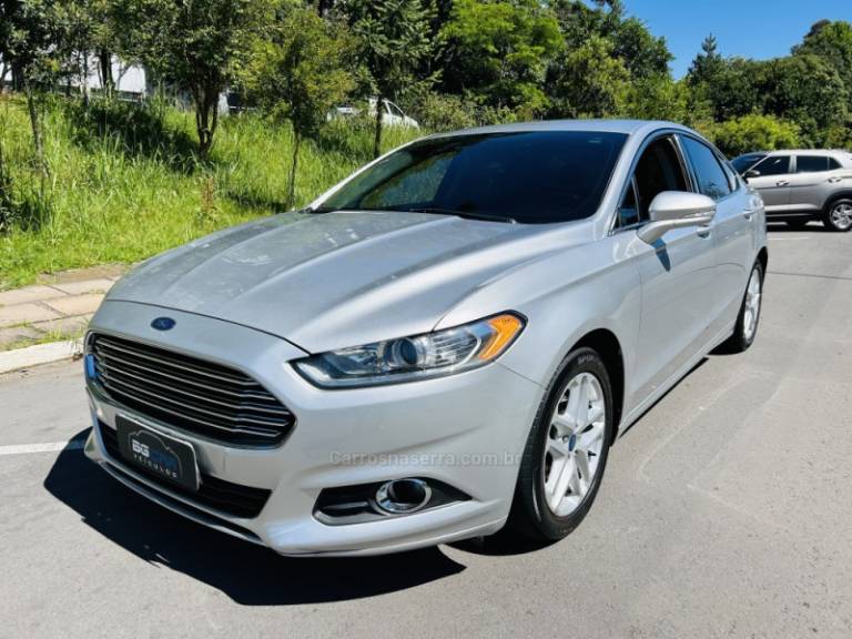 FORD - FUSION - 2013/2014 - Prata - R$ 69.900,00