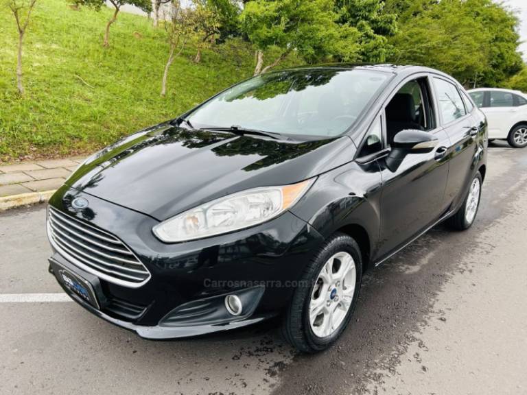 FORD - FIESTA - 2013/2014 - Preta - R$ 44.900,00