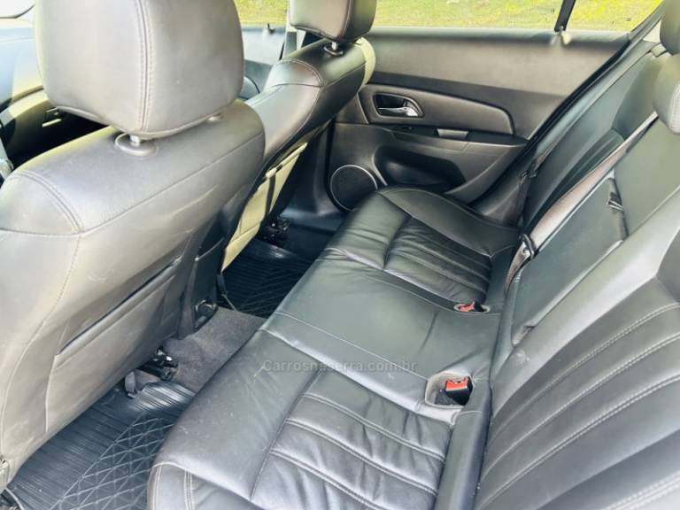 CHEVROLET - CRUZE - 2013/2013 - Preta - R$ 59.900,00