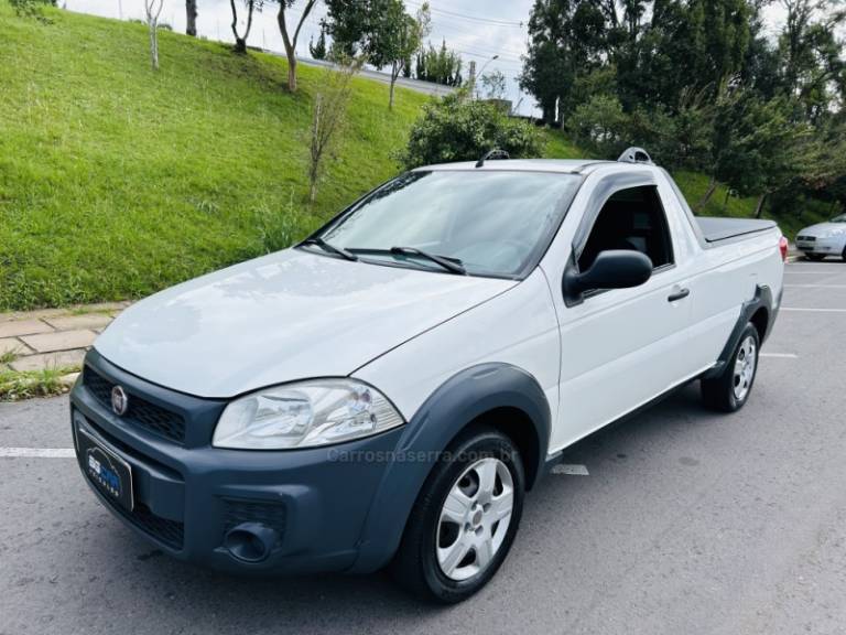 FIAT - STRADA - 2017/2018 - Branca - R$ 62.900,00