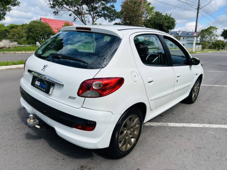 PEUGEOT - 207 - 2010/2011 - Prata - R$ 28.900,00