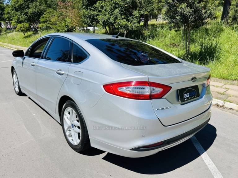 FORD - FUSION - 2013/2014 - Prata - R$ 69.900,00