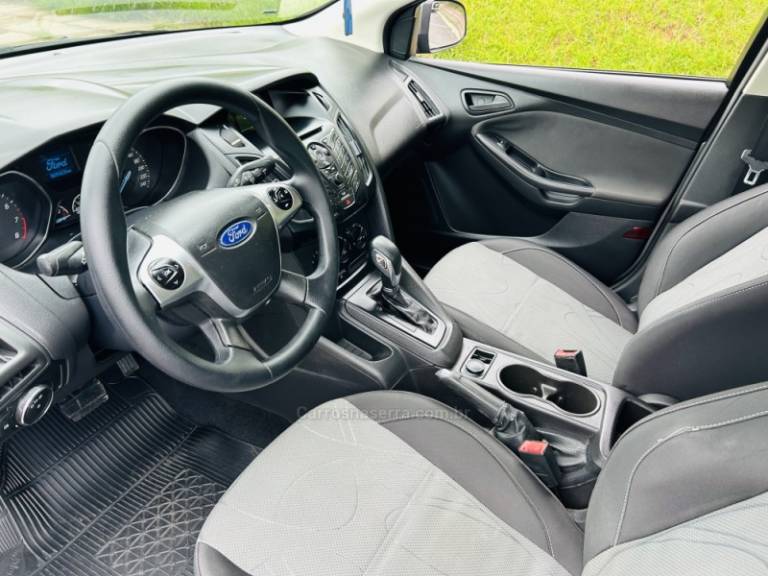 FORD - FOCUS - 2015/2015 - Cinza - R$ 54.900,00