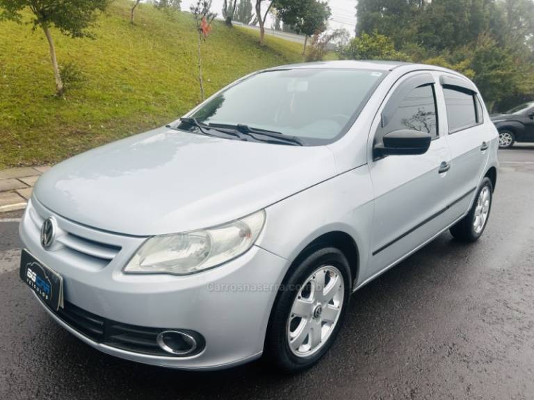 VOLKSWAGEN - GOL - 2009/2010 - Prata - R$ 33.900,00