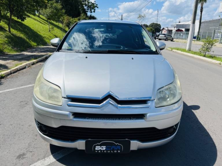 CITROËN - C4 - 2010/2011 - Prata - R$ 29.900,00