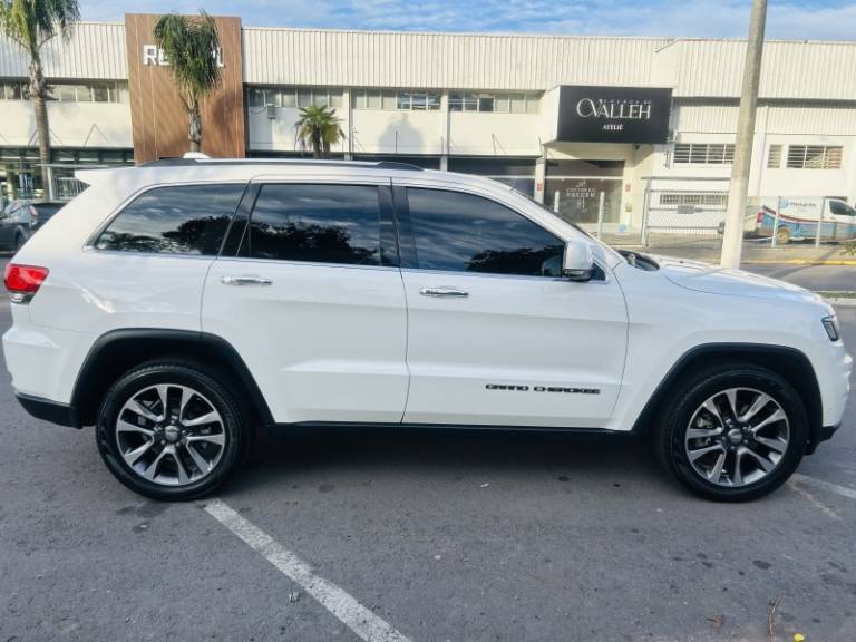JEEP - GRAND CHEROKEE - 2018/2018 - Branca - R$ 189.900,00