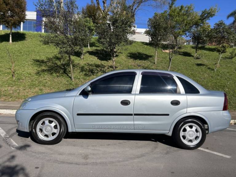 CHEVROLET - CORSA - 2008/2009 - Prata - R$ 29.900,00