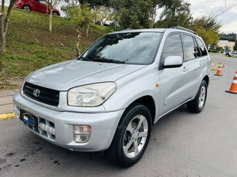 TOYOTA - RAV4 - 2000/2001 - Prata - R$ 37.900,00
