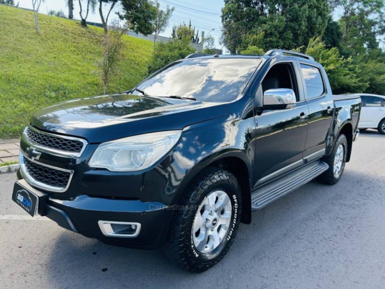 CHEVROLET - S10 - 2013/2013 - Preta - R$ 124.900,00