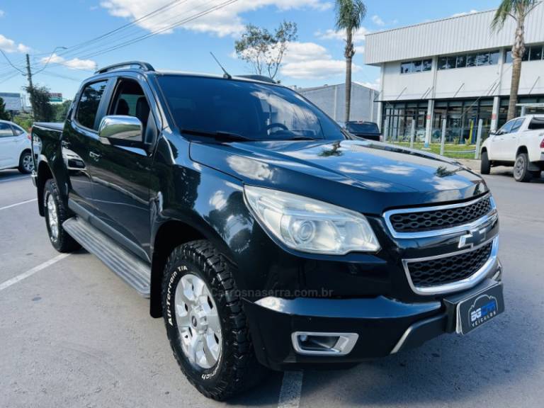 CHEVROLET - S10 - 2013/2013 - Preta - R$ 124.900,00