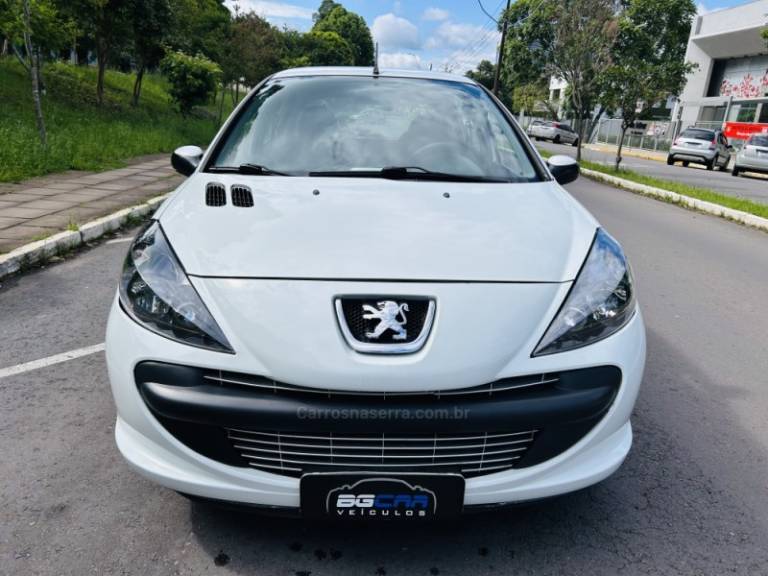 PEUGEOT - 207 - 2010/2011 - Prata - R$ 28.900,00