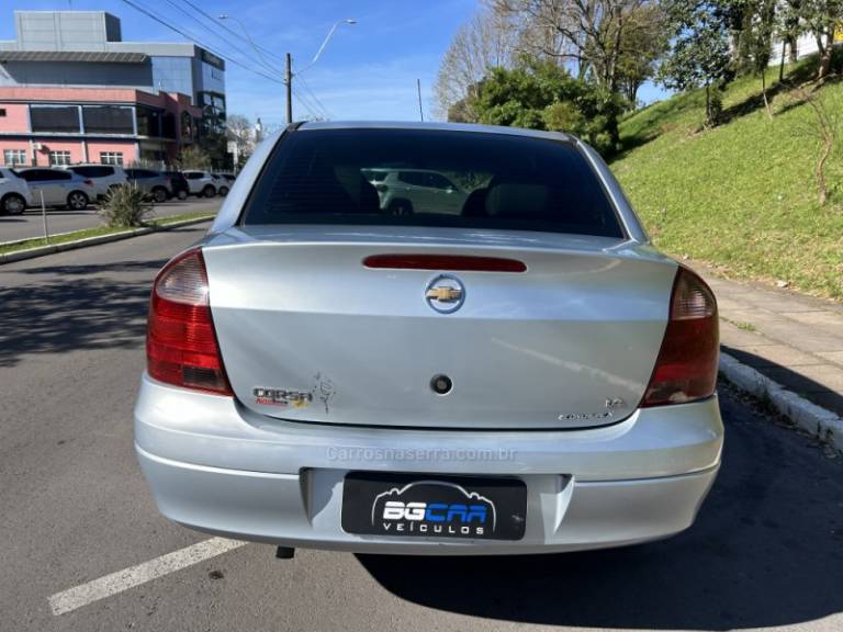 CHEVROLET - CORSA - 2008/2009 - Prata - R$ 29.900,00